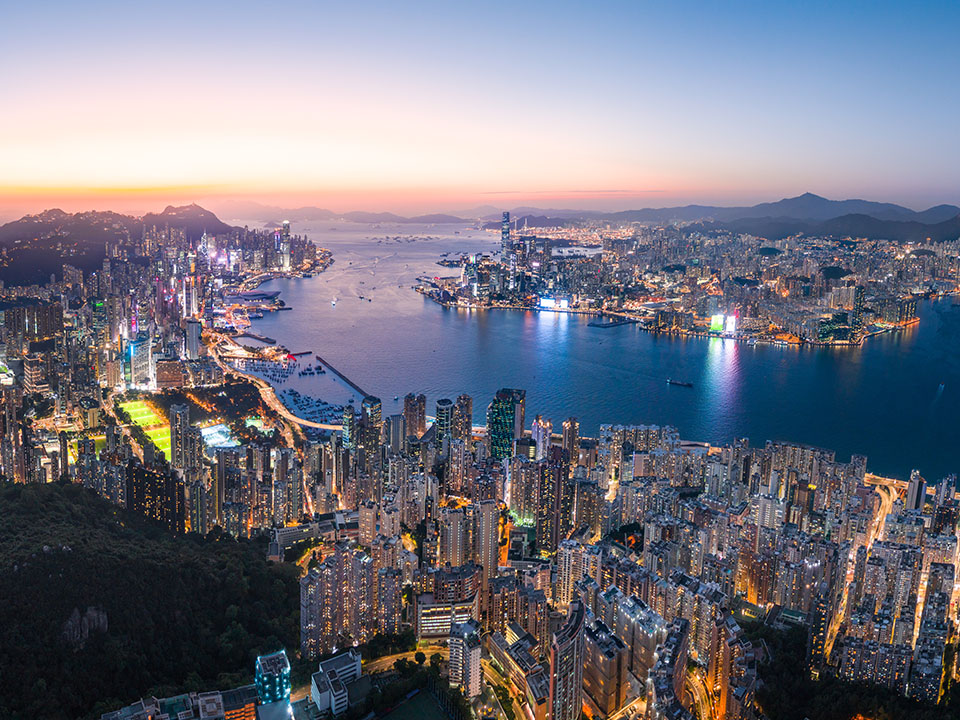 Hong Kong setelah senja: panorama malam yang menjadi incaran