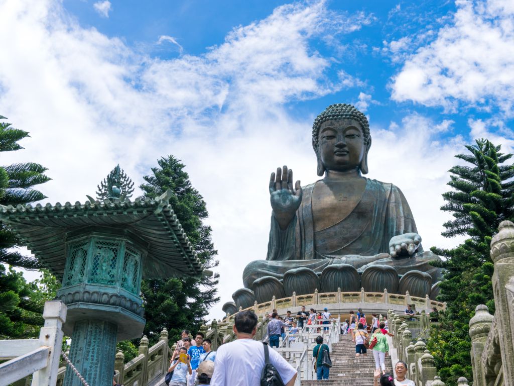  Feel the calm at the Big Buddha and Po Lin Monastery 